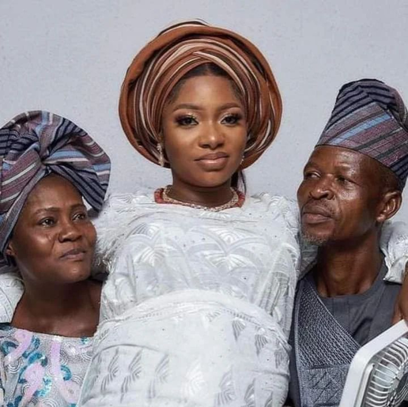 Omowunmi the wife of late Mohbad and his parents of her husband
